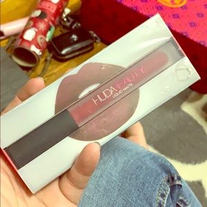 Authentic Huda heartbreaker color
